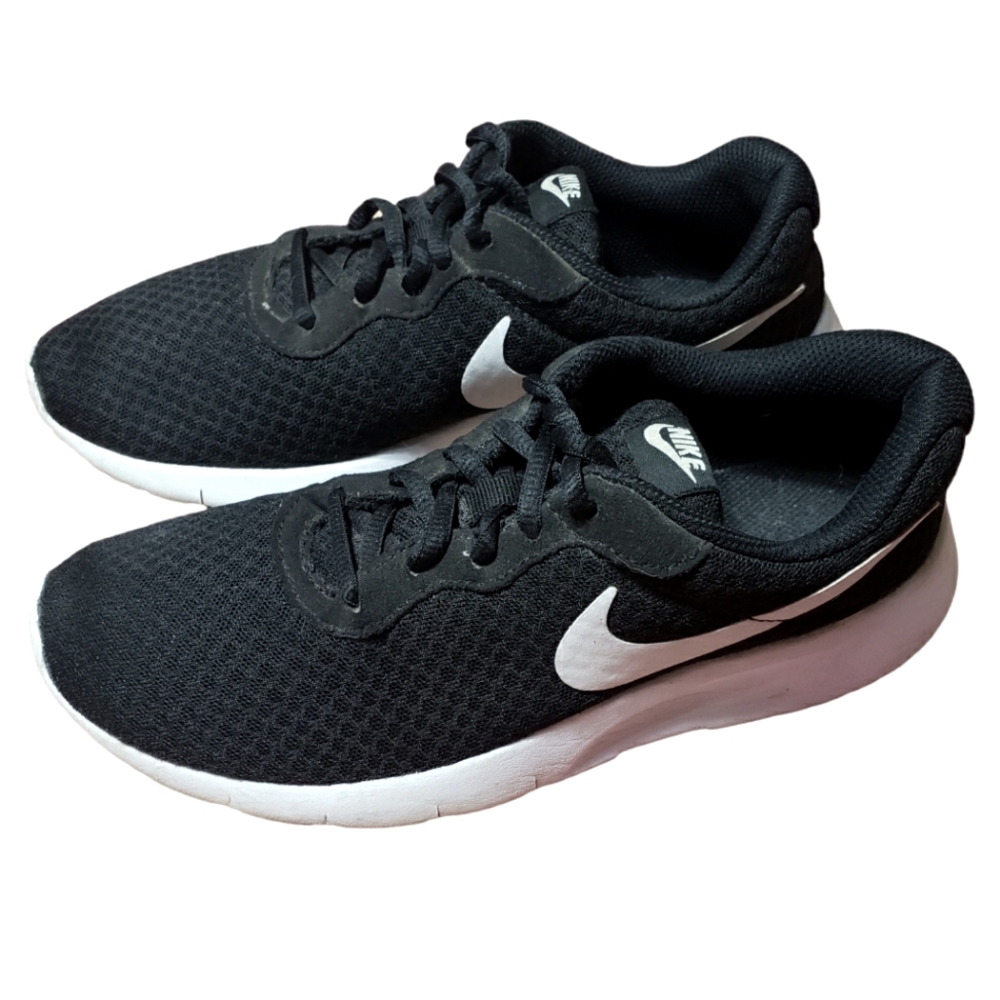 Youth Nike size 5
